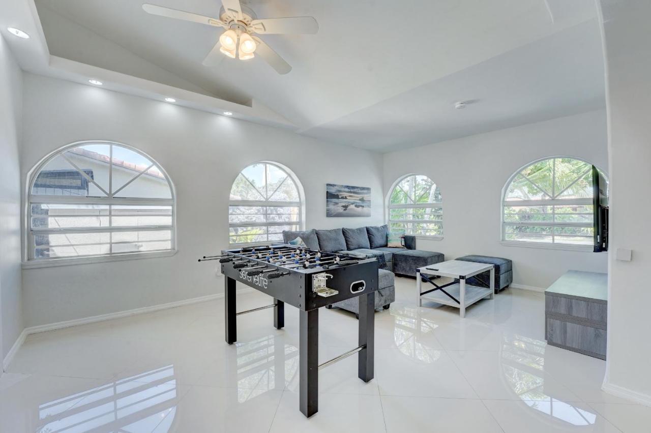 Luxury Tropical Oasis! Huge Saltwater Pool! 1 Mile To Beach! Villa Fort Lauderdale Exterior photo