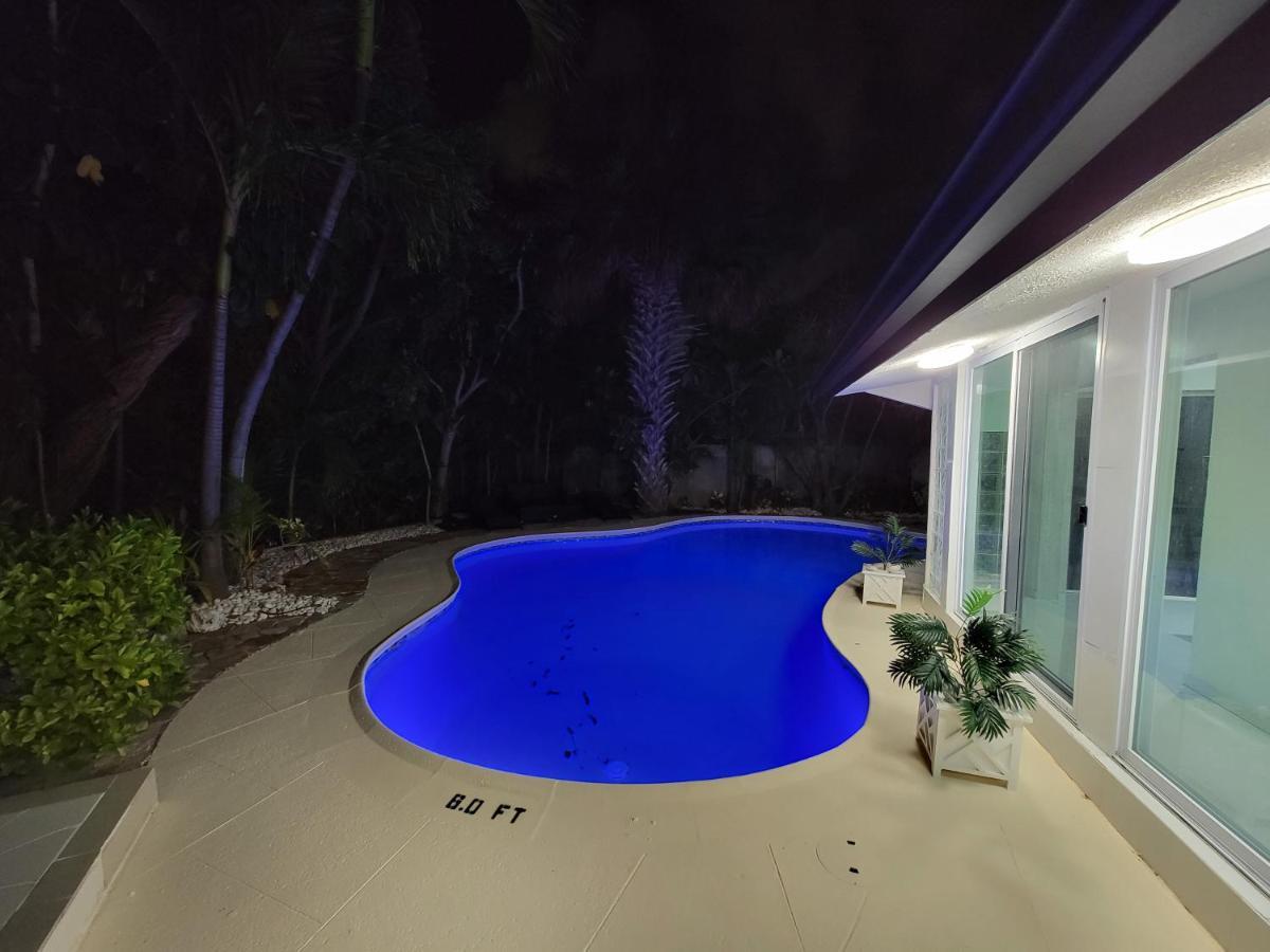Luxury Tropical Oasis! Huge Saltwater Pool! 1 Mile To Beach! Villa Fort Lauderdale Exterior photo